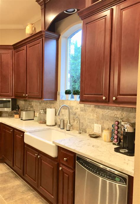 cherry cabinet backsplash